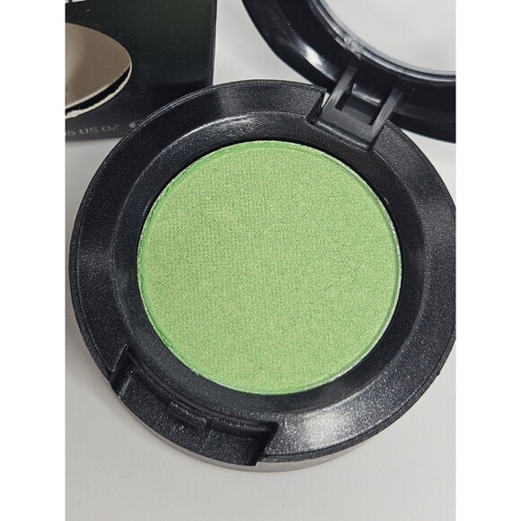 MAC Powder Single Eye Shadow ~ Juxt ~ NEW IN BOX 0.05oz/1.5g - Picture 2 of 7